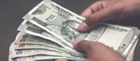 Money: ఆ బ్యాంకు కస్టమర్లకు శుభవార్త.. ఒకేసారి రెండు లాభాలు..!
